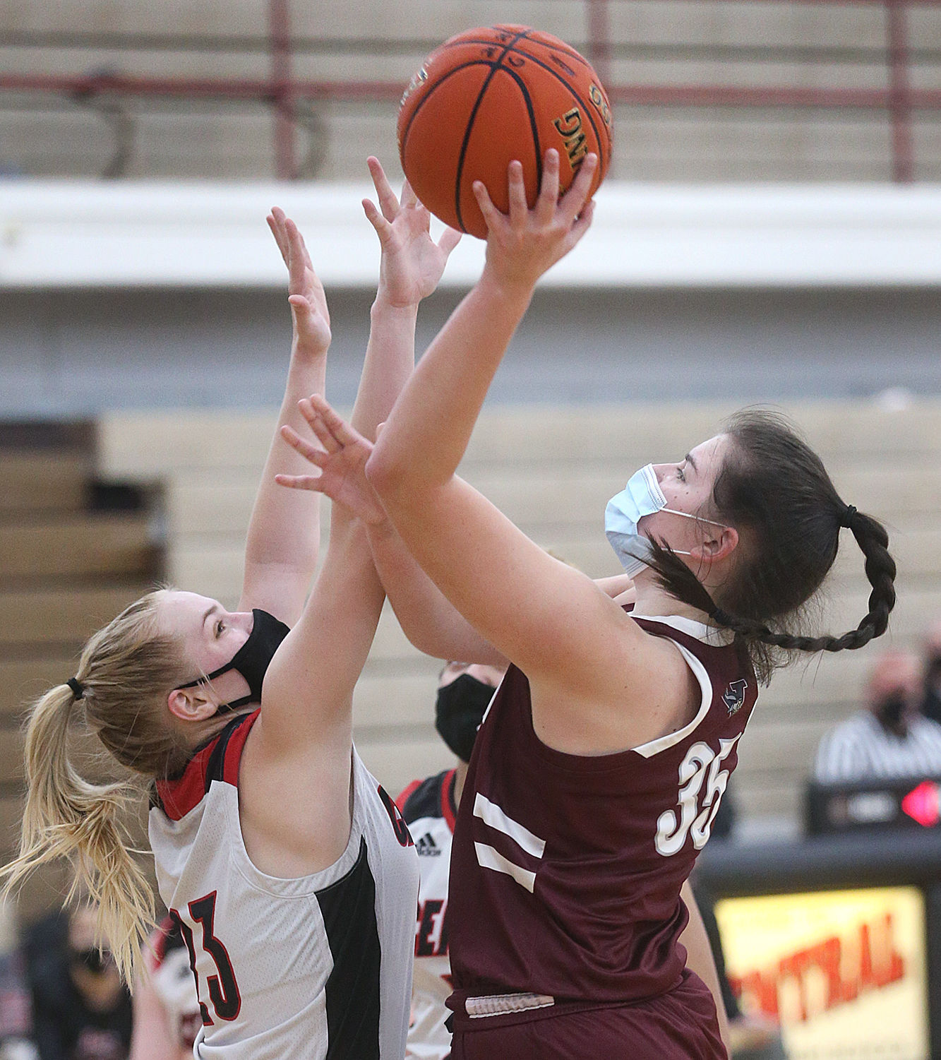 January 26: Holmen vs Central